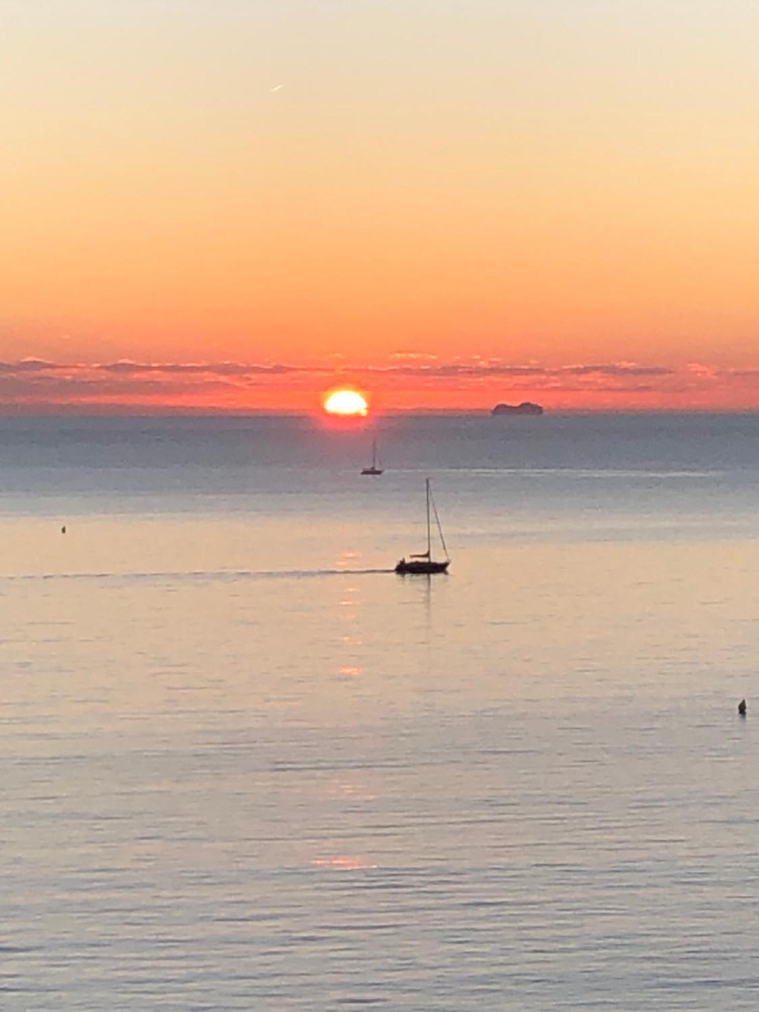 Petit Paradis A Sanary Avec Vue Mer Wifi Et Clim Εξωτερικό φωτογραφία